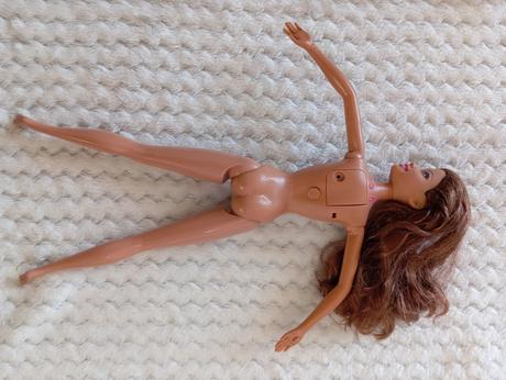 Barbie alexa hrá a svieti, 
