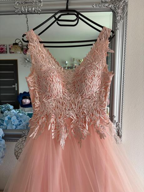 Broskyňové šaty, s