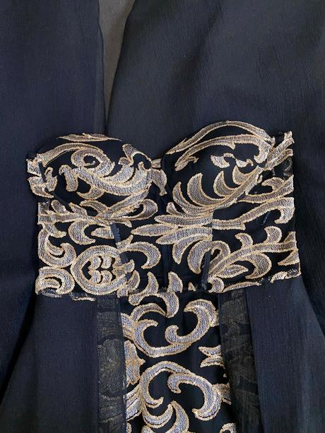 Dámske elegantné šaty, m