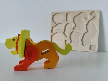 Drevené 3d puzzle a magnetická obliekacia hra,