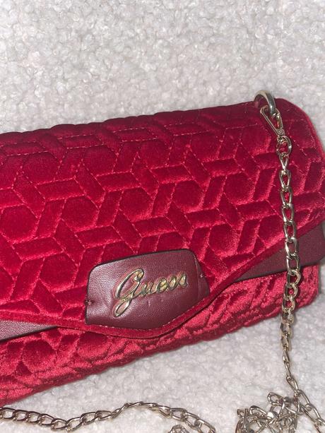 Zamatová crossbody kabelka guess, guess