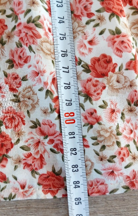 Romantické šaty s ružičkami, s