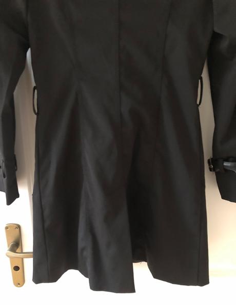 Čierny trenčkot s/36, s