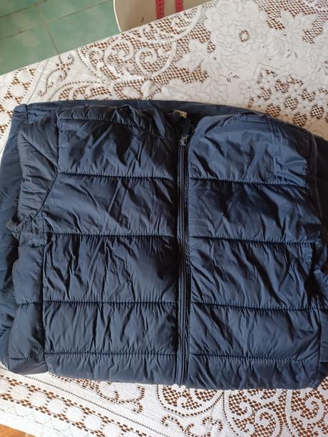 Modrá bunda, esmara,42