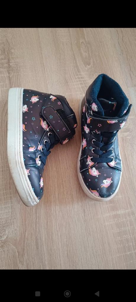 Zateplené tenisky, 32