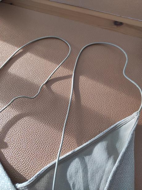 Strieborné elegantné šaty, l