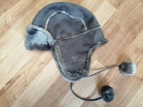 Úžasná čiapka, 128