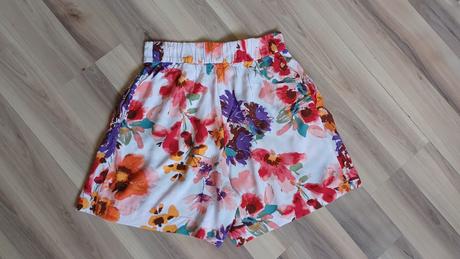 Kvetované šortky, h&m,36