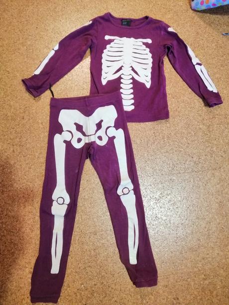 Svietiace pyžamo, h&m,110