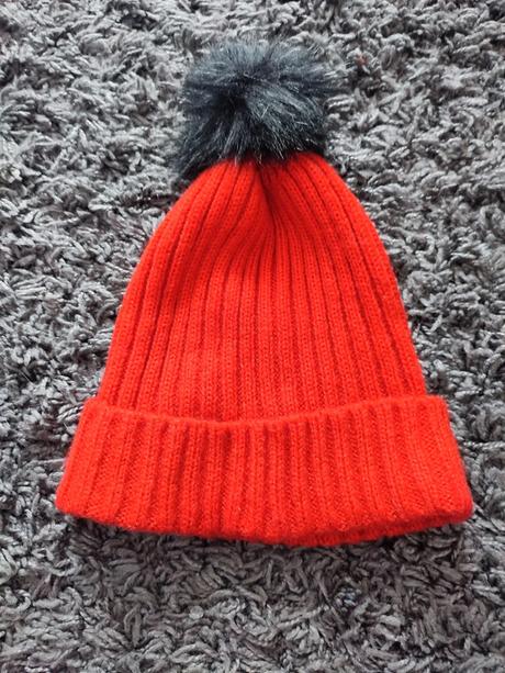 Červená čiapka, sinsay