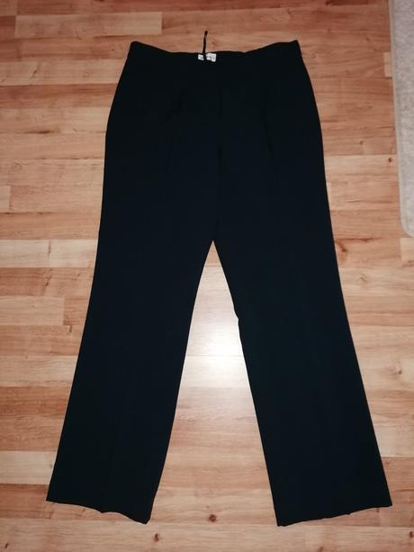 Nohavicový kostým, 42