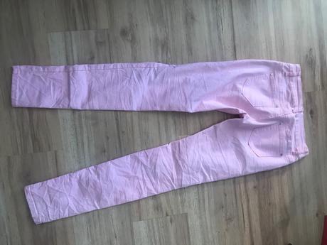 Rifle a trička s, s