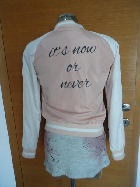 Pudrovoružová tenká bunda s vyšivkami vel.s, takko,s