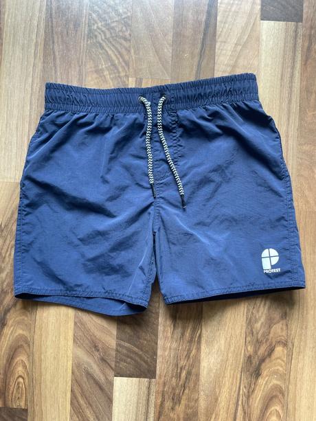 Plavky zn. protest, 140