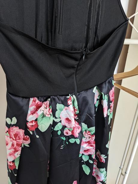 Elegantné elastické šaty, 36