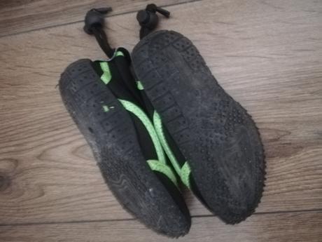 Topánky do vody, 25