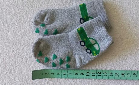 Troje hrubšie ponožky, 74