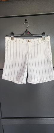 Biele prúžkované kraťasy, esmara,44