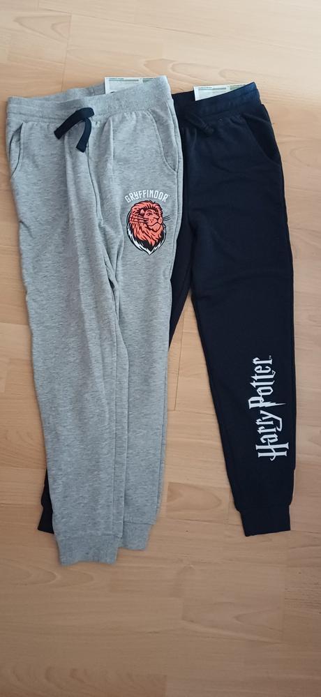 Nenosené tepláky, 152