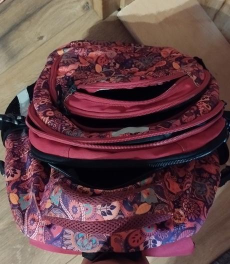 Školská taška + vrecúško grátis, 