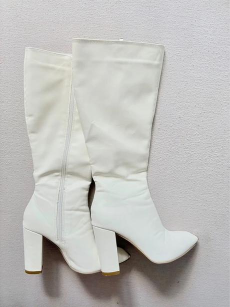 Dámske biele čižmy na podpätku, 36