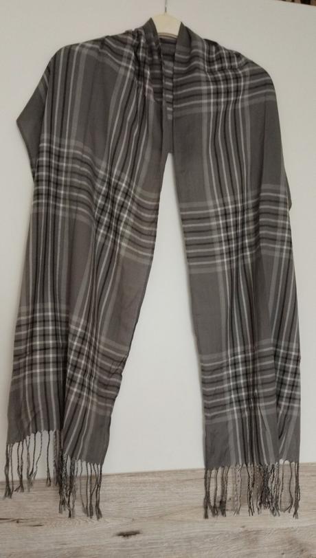 Sivý šál, f&f