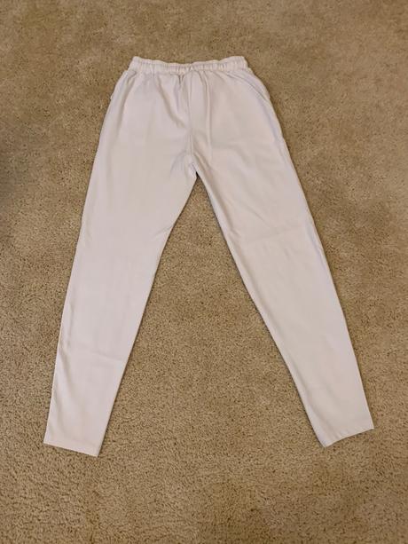 Pekne nohavice bez poškodenia, 140