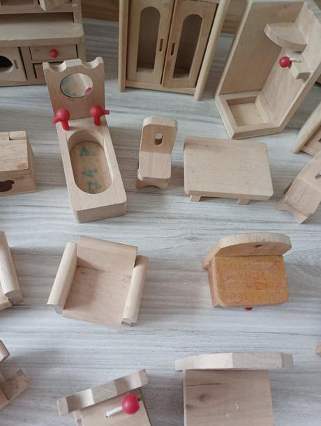 Drevený domček s príslušenstvom, 