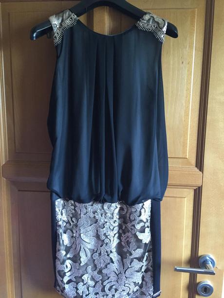 Saty so zlatou aplikaciou, 38