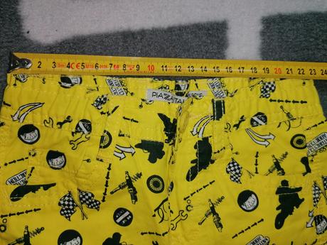 Zlte kratasky, piazza italia,74