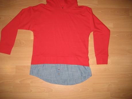 Červená mikinka, tcm,152