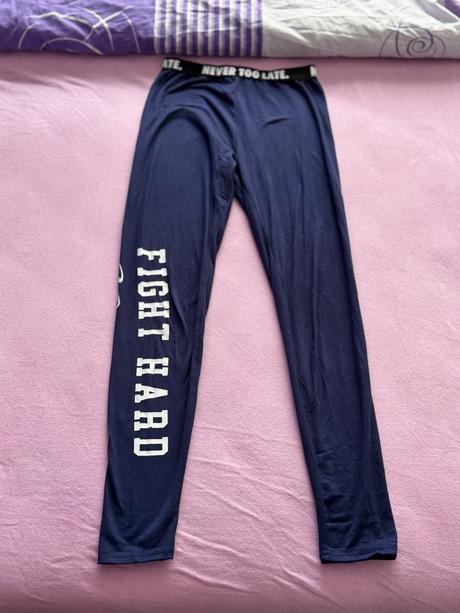 Športové legíny, 158