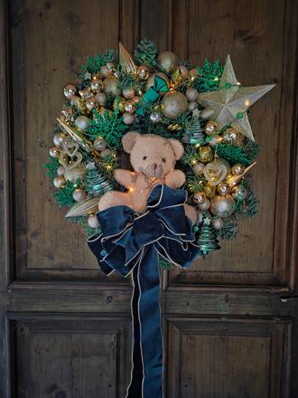 Vianočný veniec s medvedíkom,