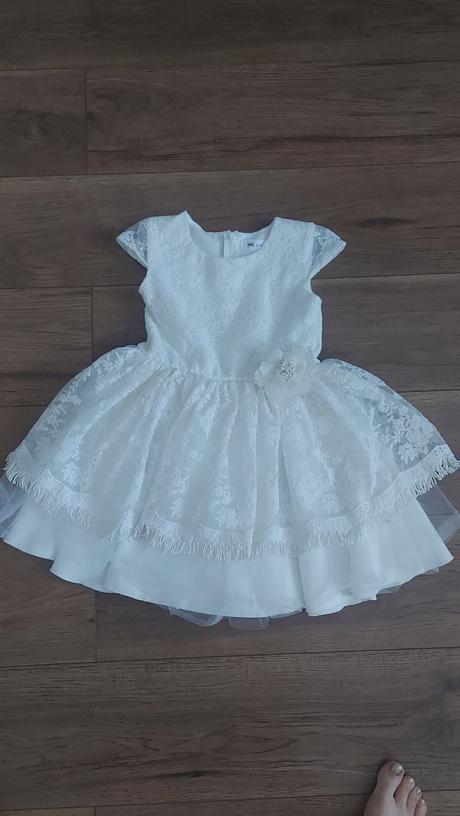 Saty na svadbu oslavu, 128