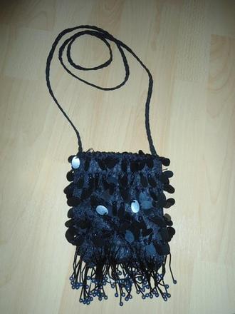 Mala cierna kabelka,