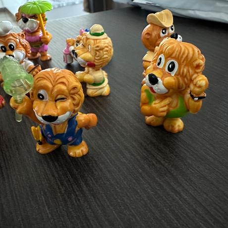 Kinder figúrky - leoventuras,