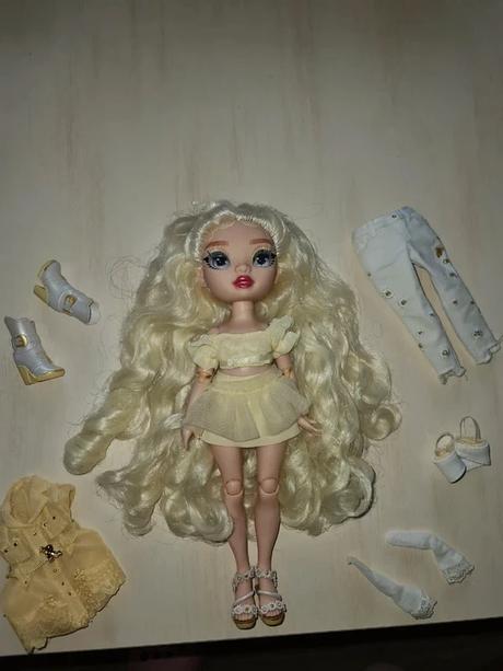 Babika rainbow high delilah, 