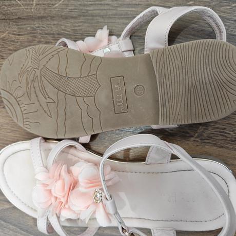 Krásne slávnostné sandalky, 35