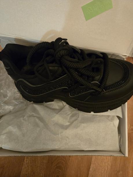 Damske nove tenisky, 38