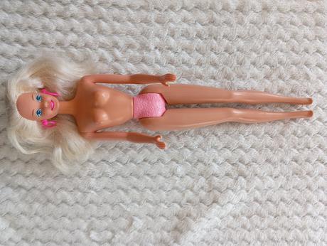 Ruffle fun riviera barbie 1994,