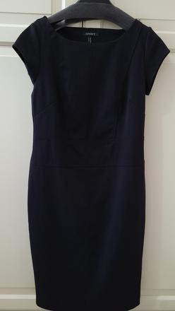 Kvalitné puzdrové šaty, s