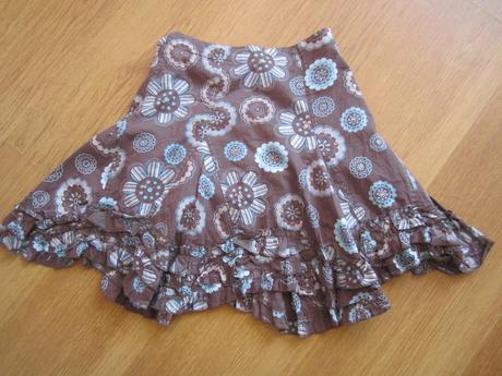 Suknička vel. 8-9 r/ vel.134, 134