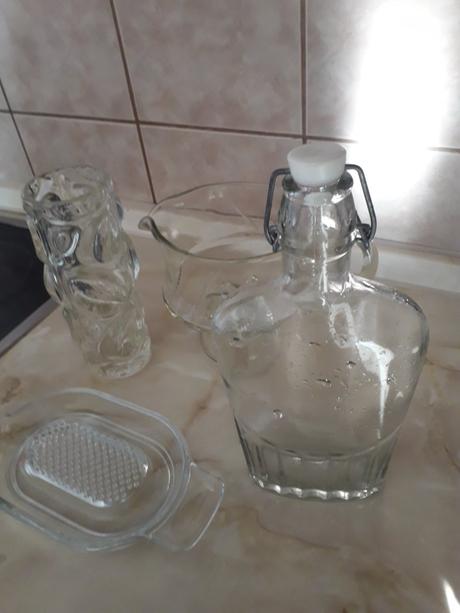 Retro flasa s uzaverom,