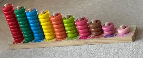 Montessori pomôcka na sčítavanie a odpočítavanie,
