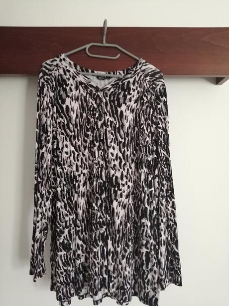 Vzorovaný top bielo-ružovo-sivo-čierny, xl