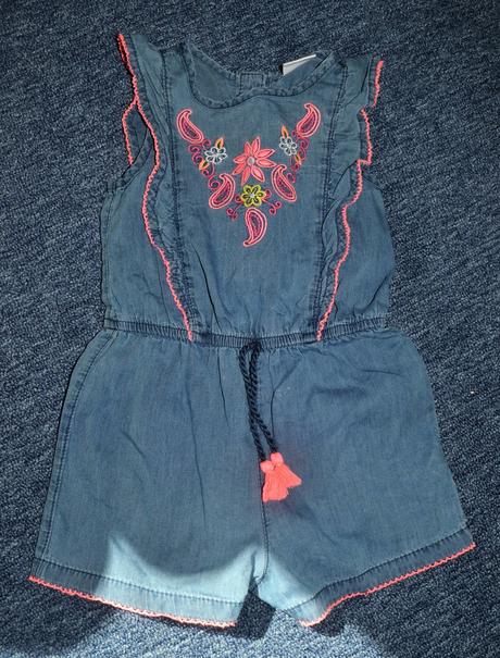 Riflove nohavicove saty, 92