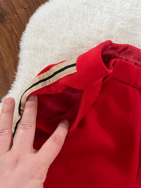 Červené elegantné nohavice, s