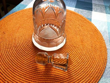 Kryštálová karafa,