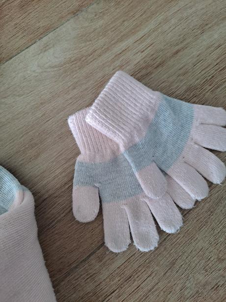 Set čiapka, tunel, rukavice 3-6 rokov, topolino,110