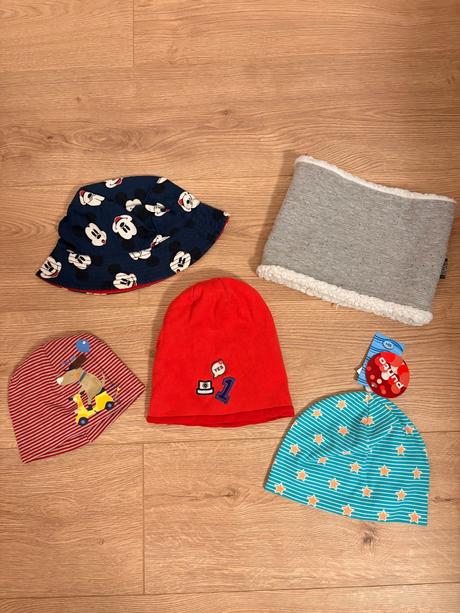 Mix čiapok, reserved,80